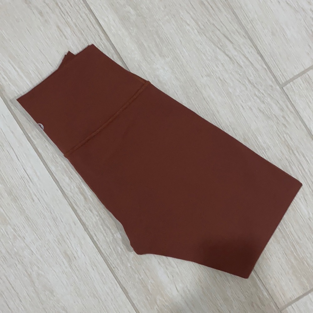 Lululemon Align Cooper size 6